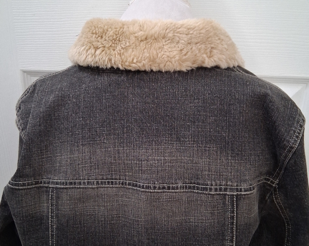 Ann Taylor Loft Denim Jacket With Faux Fur Trim    Size 14 - Picture 13 of 15